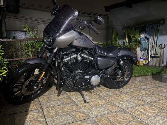 HARLEY-DAVIDSON SPORTSTER IRON 883 